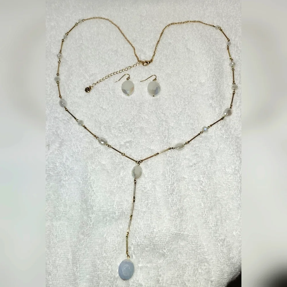 CATO Opalescent Oval Beaded Necklace and Drop Earrings Set / Pierced - Picture 3 of 5